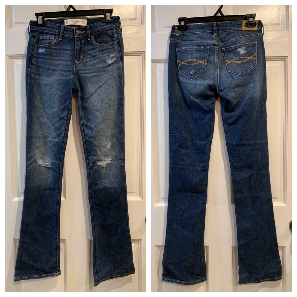 NWT abercrombie and fitch skinny boot cut jeans. Size 0 or 25. 33 inch inseam